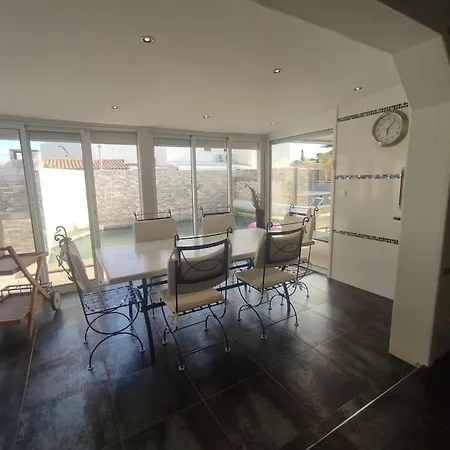 5, El Pueblo Au Village Naturiste