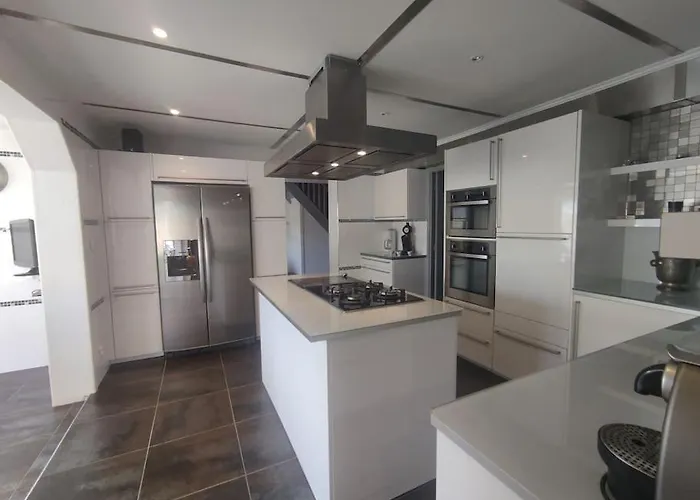 5, El Pueblo Au Village Naturiste