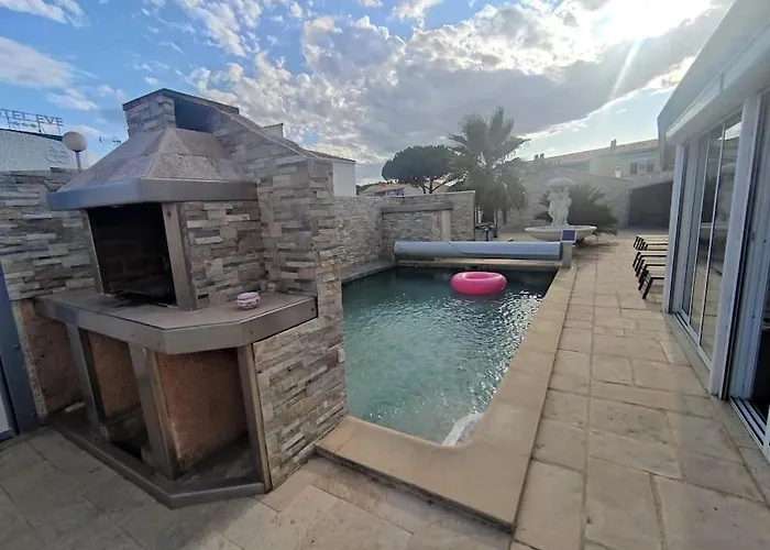 5, El Pueblo Au Village Naturiste *