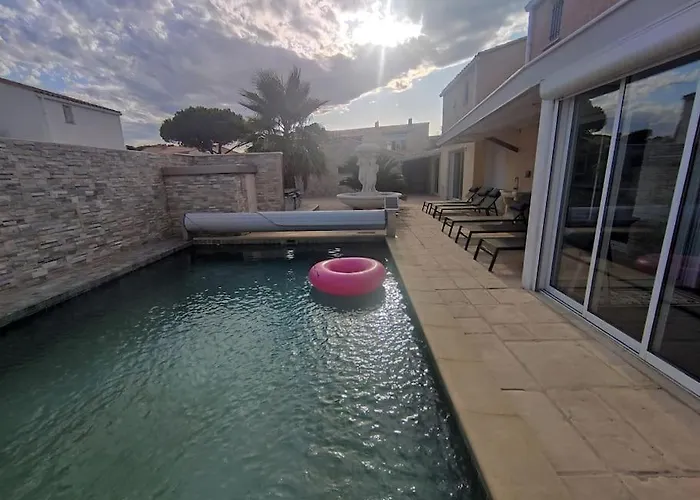 5, El Pueblo Au Village Naturiste * Agde