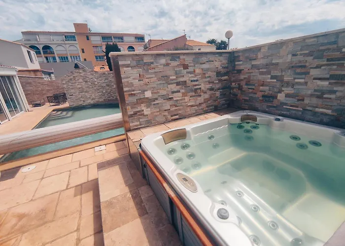 5, El Pueblo Au Village Naturiste Agde