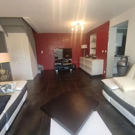 5, El Pueblo Au Village Naturiste *