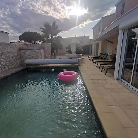 5, El Pueblo Au Village Naturiste * Agde