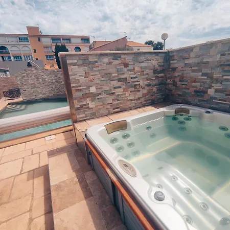 5, El Pueblo Au Village Naturiste Agde