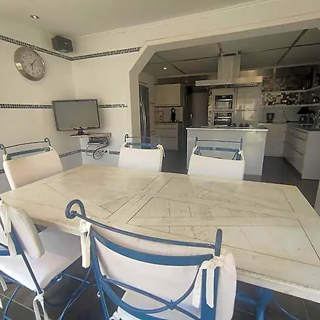 Apartment 5, El Pueblo Au Village Naturiste Agde