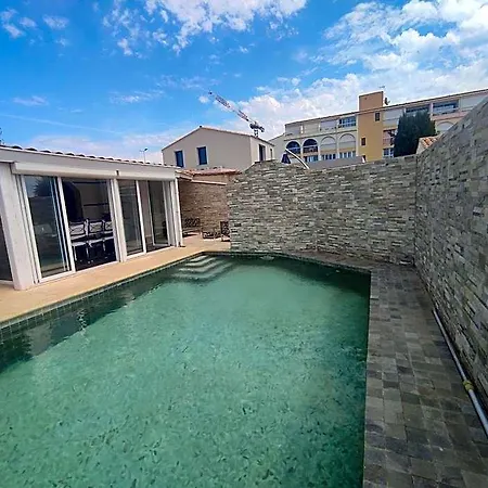 5, El Pueblo Au Village Naturiste
