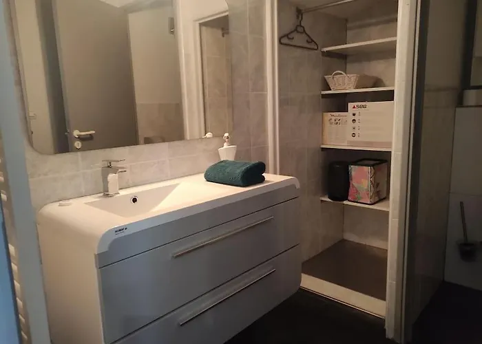 5, El Pueblo Au Village Naturiste * Agde